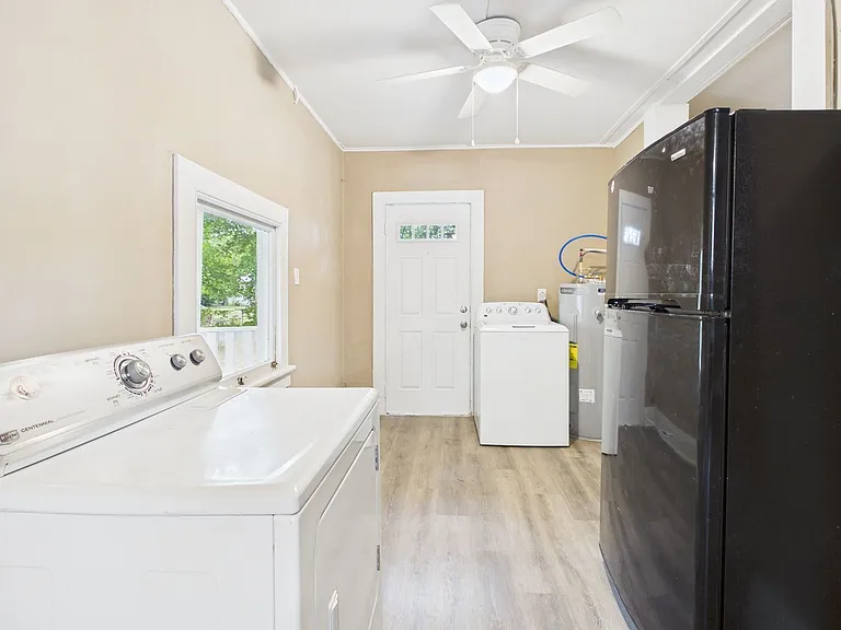 2412 Concord Ave — Photo 14