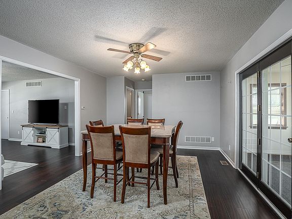 3rd image of 1319 Belmont Ave
