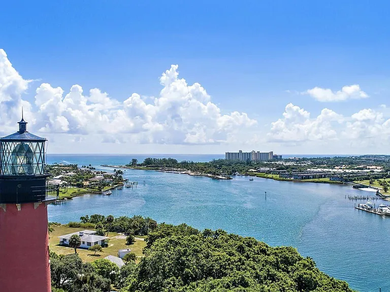335 E Thatch Palm Cir #104 — Photo 41