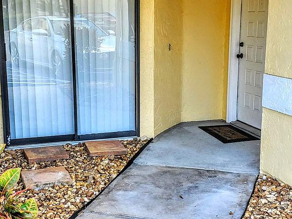 4th image of 400 Entrance Way #6