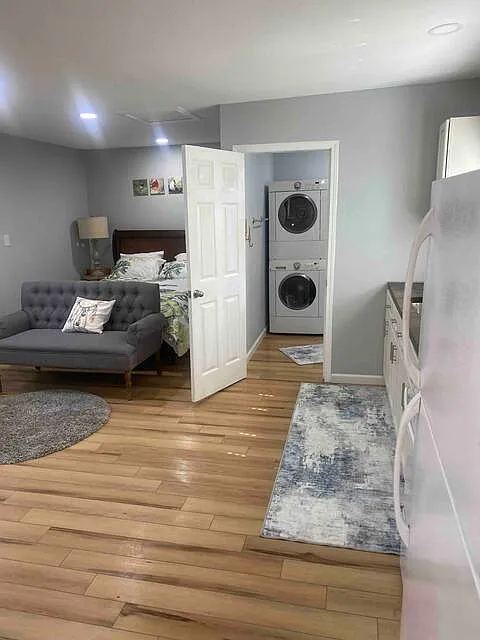 Studio, $1,575 — Photo 3