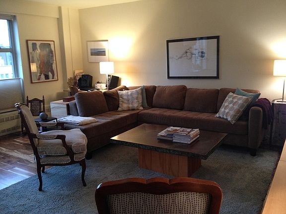 3rd image of 70 La Salle St APT 8H