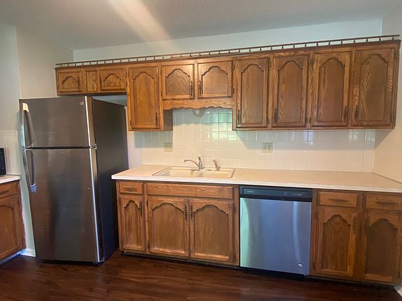 5th image of 112 SE Greystone Dr #2-1
