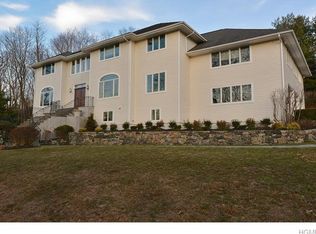 49 Random Farms Cir, Chappaqua, NY 10514