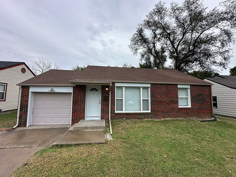 1528 N Fountain St — Photo 1
