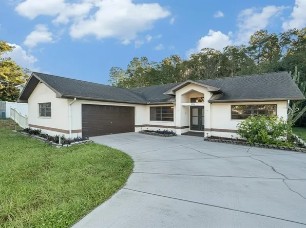 7320 Auburn Ln, New Port Richey, FL 34654