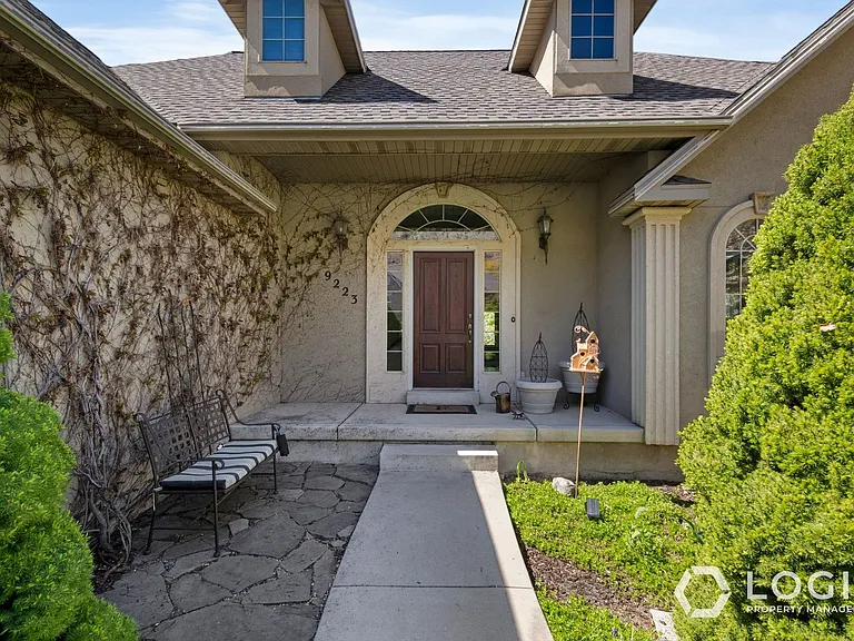 9223 Silver Lake Dr — Photo 3