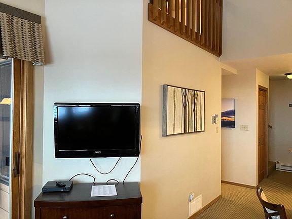 4th image of 4908 Landmark Cir #1323