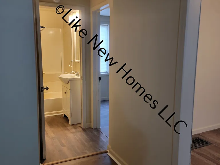 5448 Silverton Dr — Photo 8