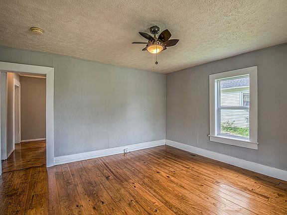 2nd image of 1123 New Hampshire Ave