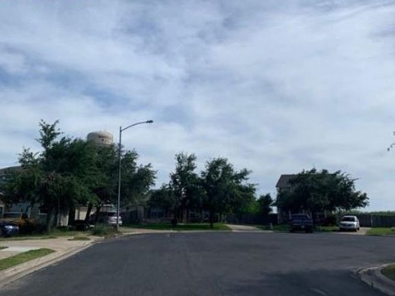 Exterior Neighborhood (street photo)