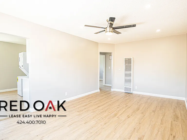1589 E 47th St #3 — Photo 4