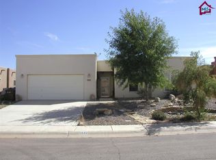 5842 Habanero Dr, Las Cruces, NM 88012