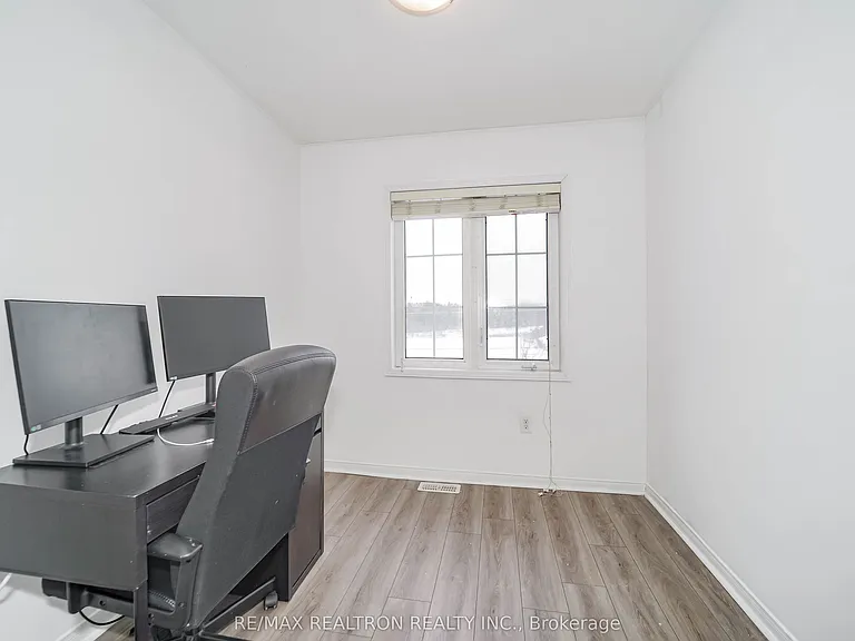 401 Rossland Rd E — Photo 21