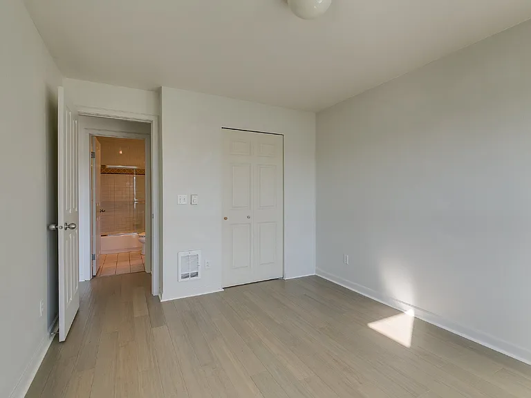 1504 Aurora Ave N #206 — Photo 15