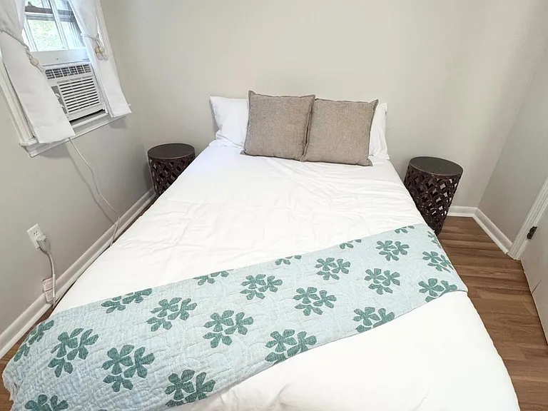 8 Terry Ave — Photo 17