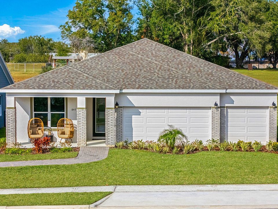Single Level Living with 3 Car Garages