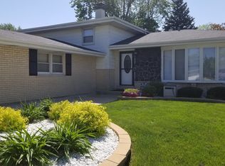 15500 Orogrande Dr, Oak Forest, IL 60452
