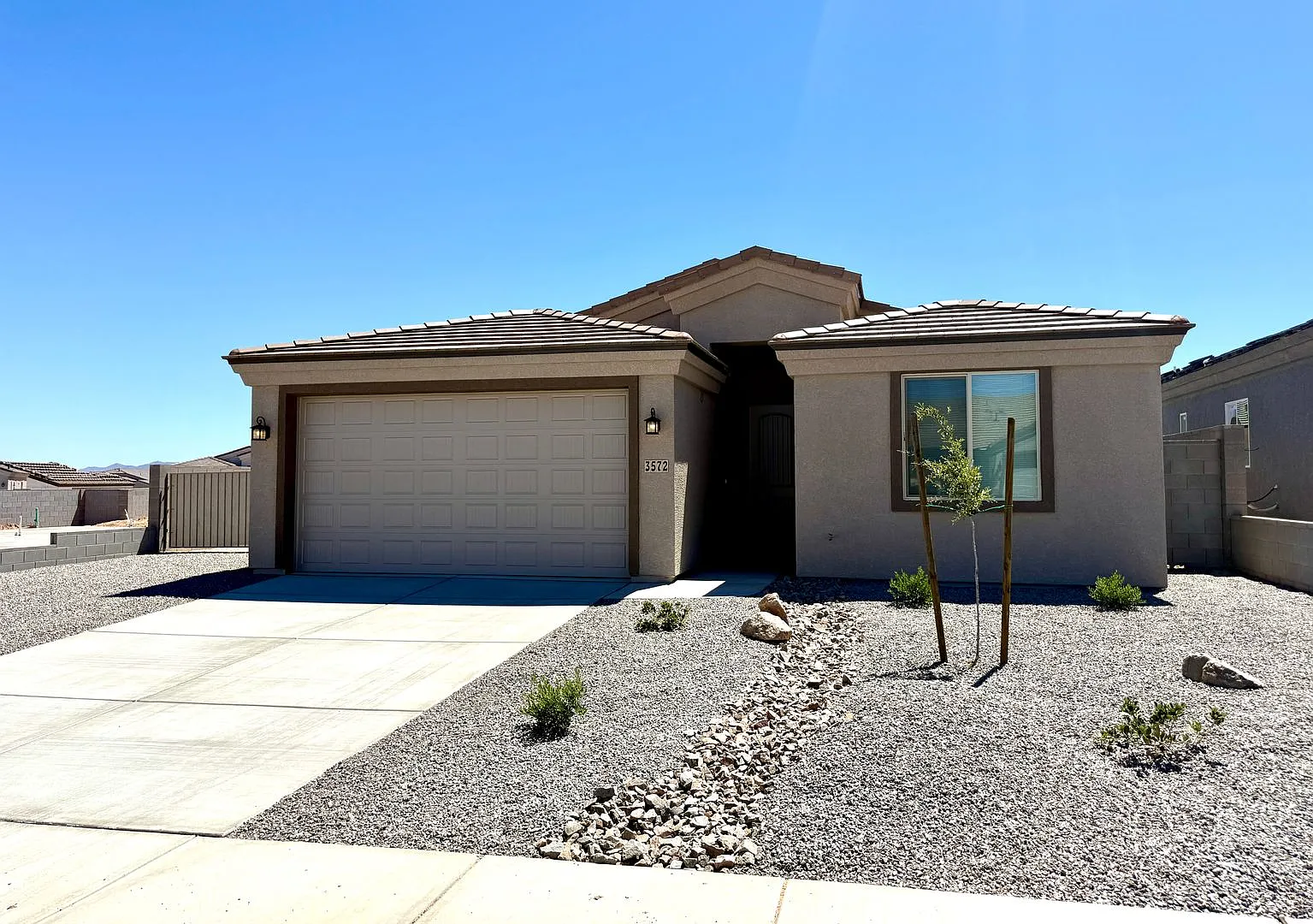 New 2025 Construction 3 Bed / 2 Bath Home with RV Parking & Modern Finishes Available Now! — Photo 1