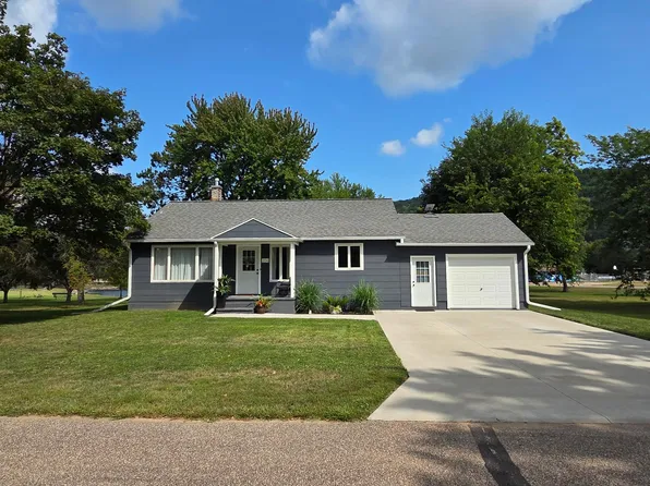 204 Michaels St, Cochrane, WI 54622