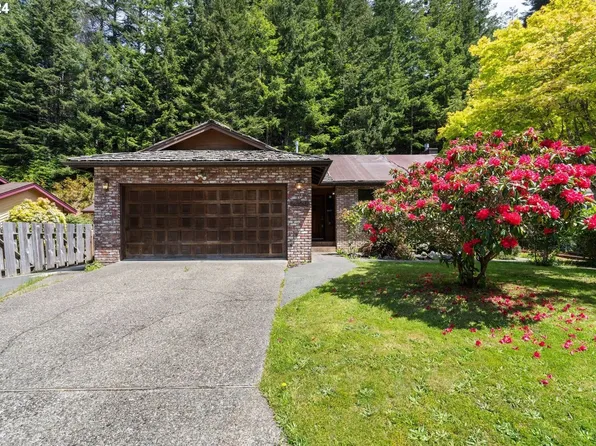 1420 Evergreen Dr, Coos Bay, OR 97420