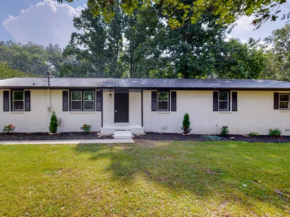 1111 Remington Pl, Manchester, TN 37355