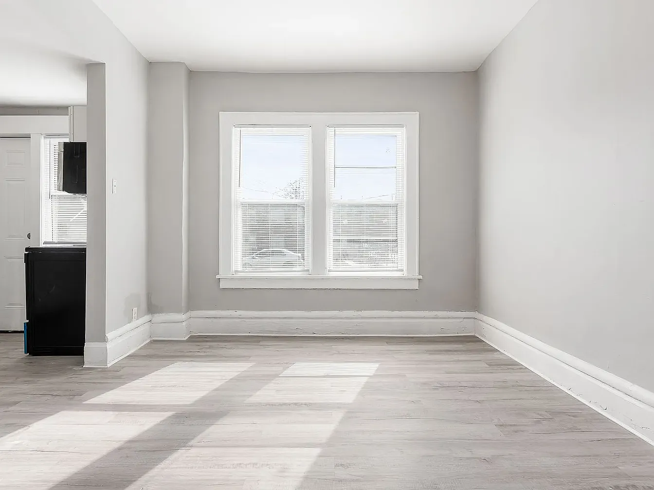 2 bed, 1070 sqft, $1,300 — Photo 3