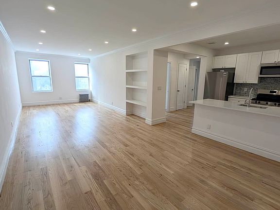 3rd image of 101 Ocean Pkwy #A4