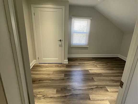 4th image of 6273 Yonge St