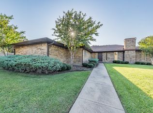 1701 E Valley Ln, Grand Prairie, TX 75050