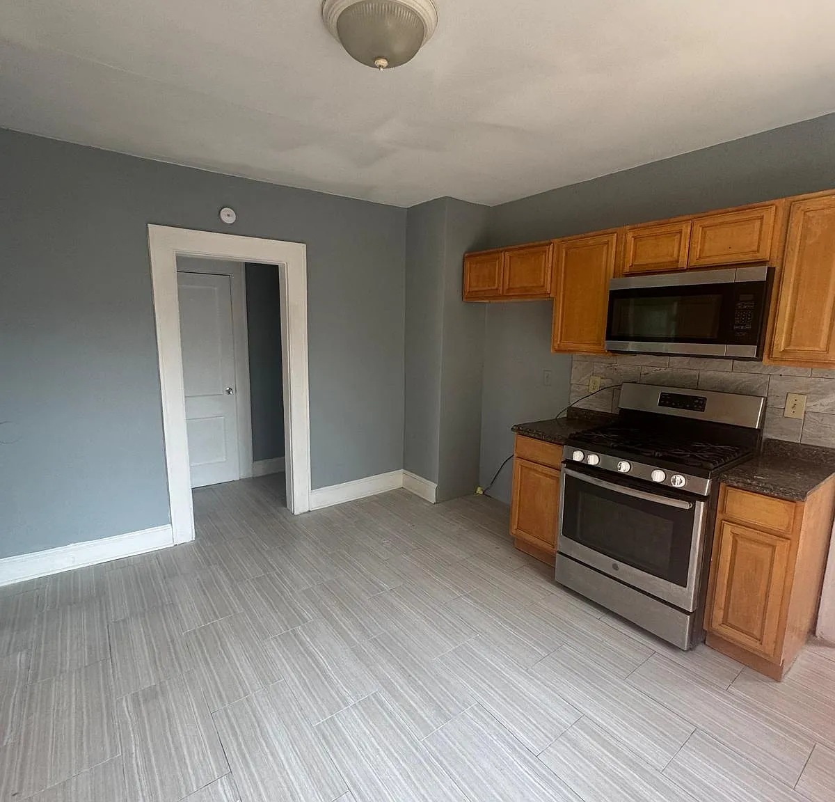 3 bed, $2,300 — Photo 3