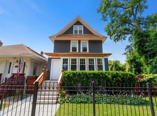 2231 W Lunt Ave, Chicago, IL 60645