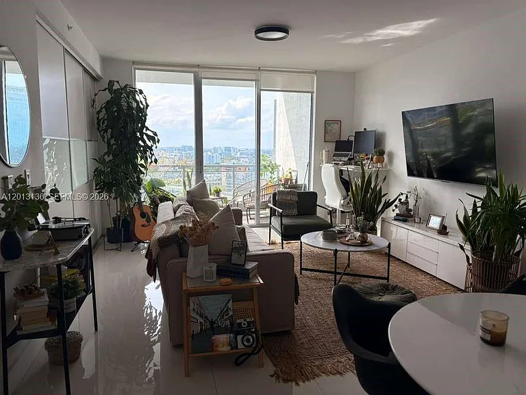 90 SW 3rd St #2106 — Photo 7