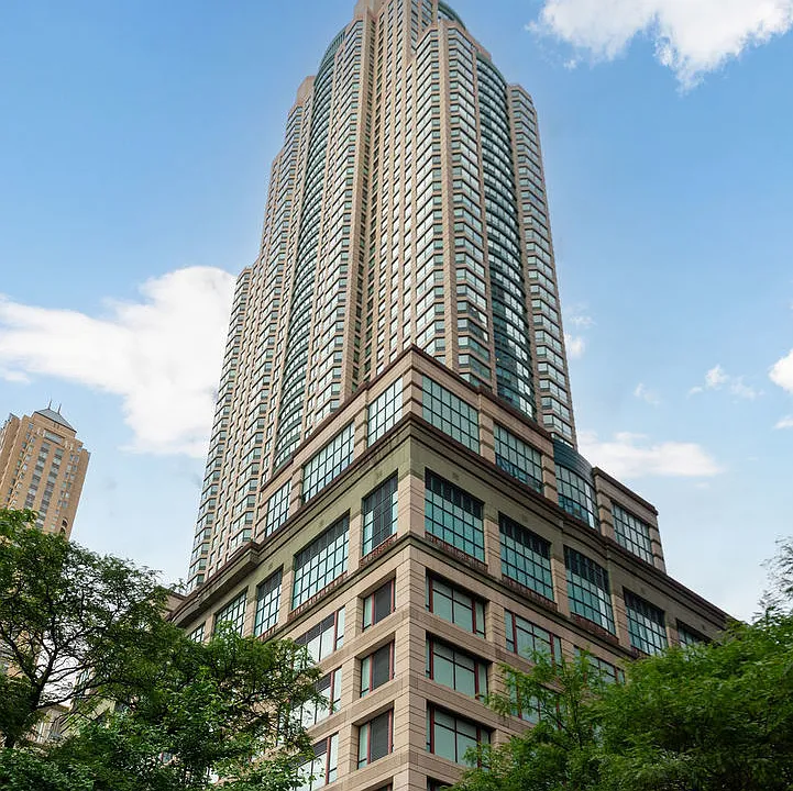 100 E Huron St #3504