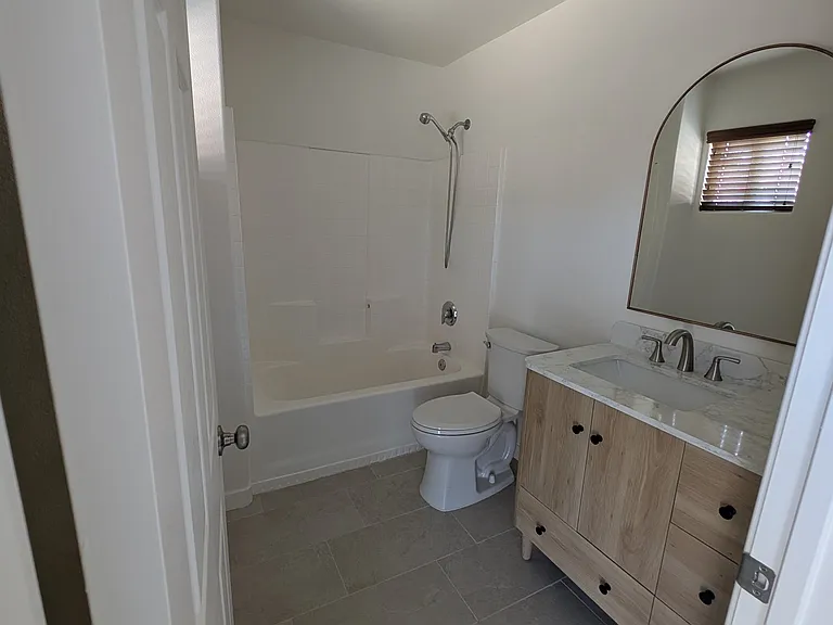 13648 Mesquite Ave — Photo 7