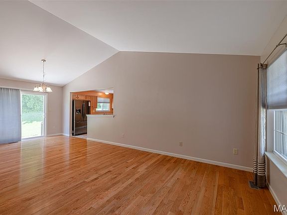 2nd image of 464 Fall River Lane St
