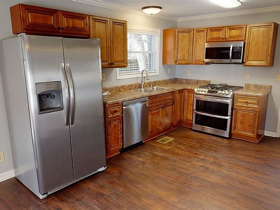 3rd image of 109 Gurley Dr