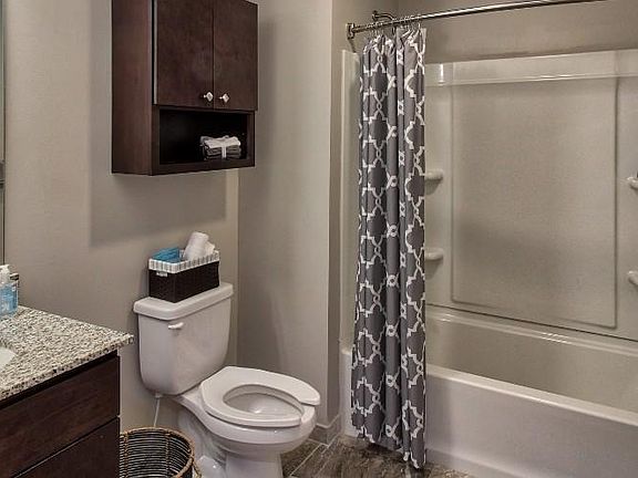 5th image of 79 S Lasalle Ave #106