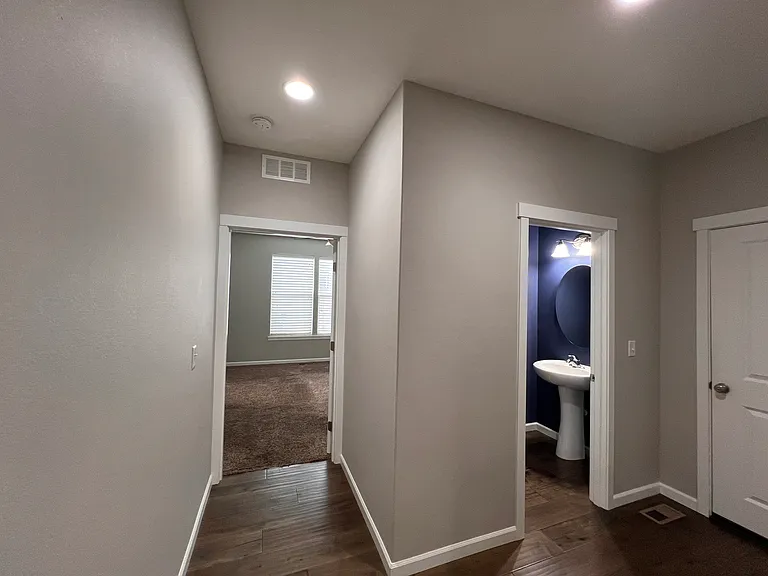 665 Hunter St — Photo 6