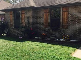 104 Pine Hill Ct, Nixa, MO 65714