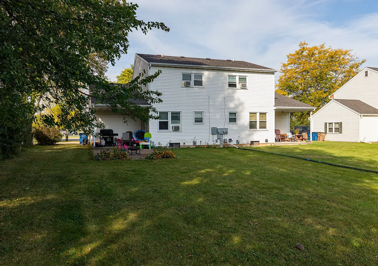 Oakwood Road Duplexes — Photo 2