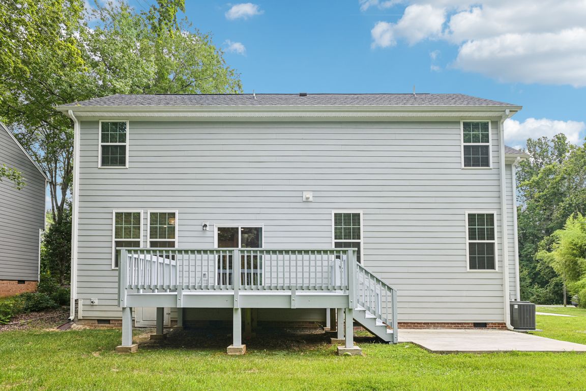 Berwick Dr-S2606-042.jpg