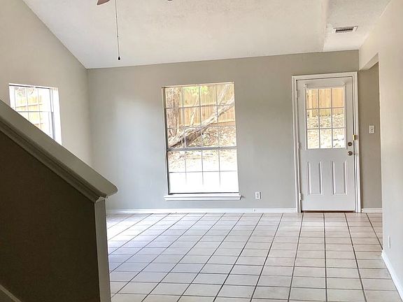 5th image of 125 Crest Dr