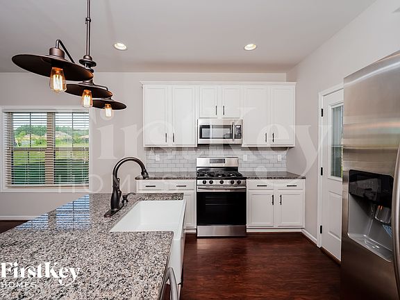 5th image of 125 Ridgefield Ln