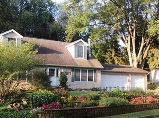 4605 Strong Rd, Crystal Lake, IL 60014