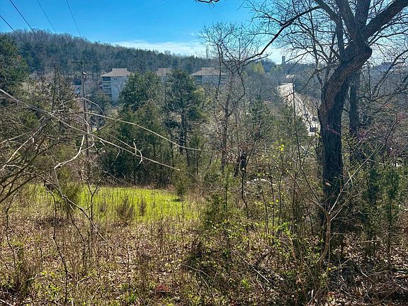 5th image of 180 Green Briar Drive