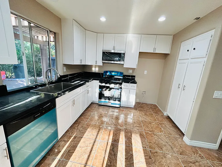 419 Brookhaven Cir — Photo 5