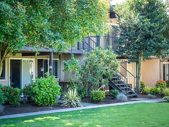 Rainier Gardens Apartments