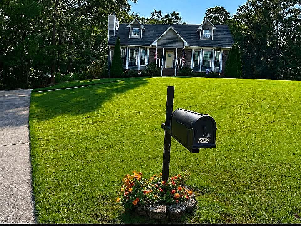 1st image of 802 Pine Cir