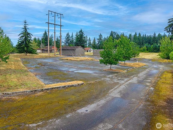 3rd image of 18707 Rhodes Lake Road E